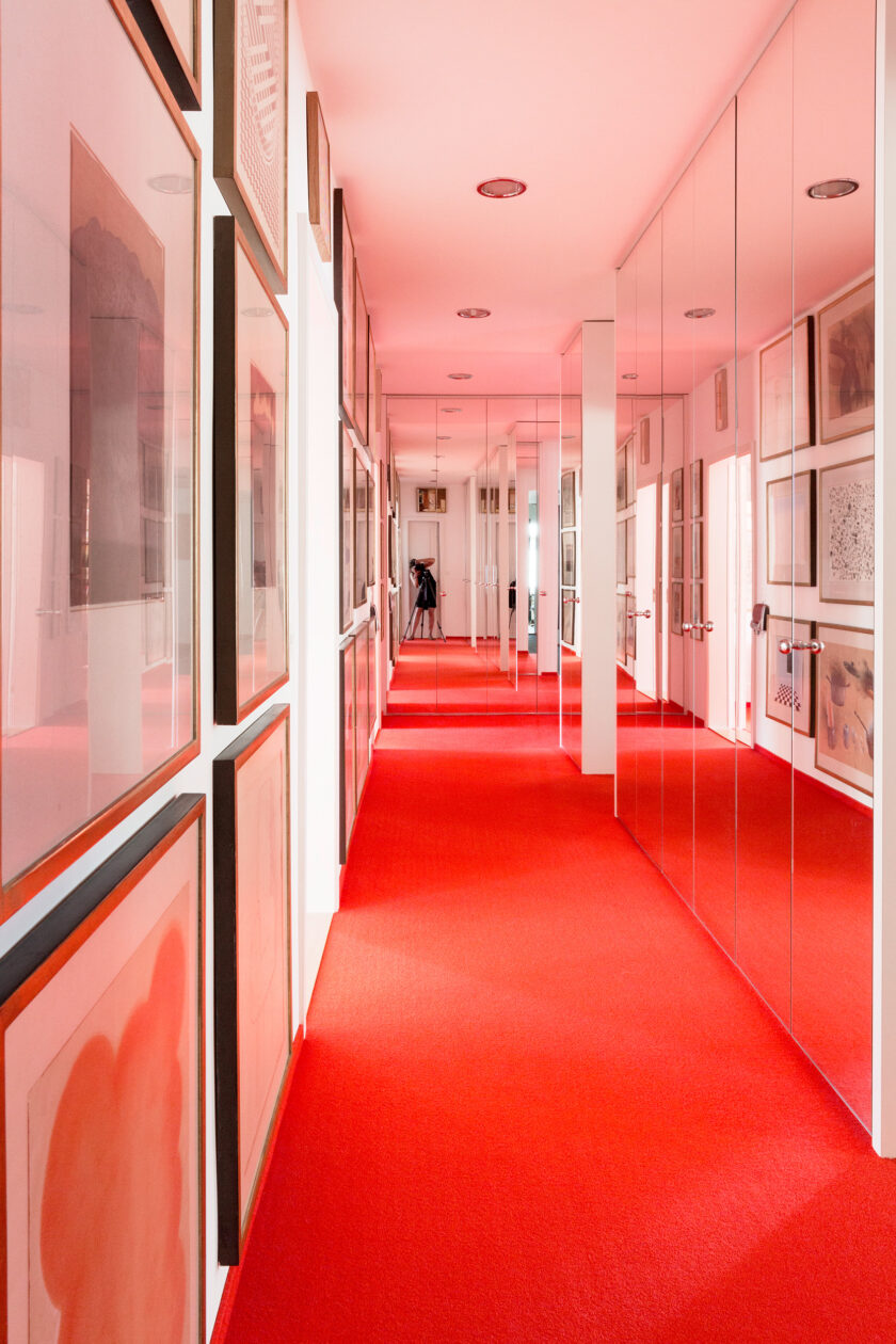 „A life with art and artists Trix and Robert Haussmann in conversation with Dieter Schwarz“. Edition Patrick Frey, published 2022, includes my whole body of work for Trix and Robert Haussmann. Main focus in this series is their flat at Höschgasse, Zurich,  which I photographed in 2015.